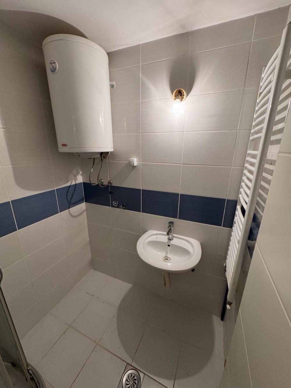 Slika 7 - Komforan 1.5 stan u Durlanu kod Benetona